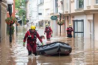 In Echternach werden Bewohner per Boot evakuiert