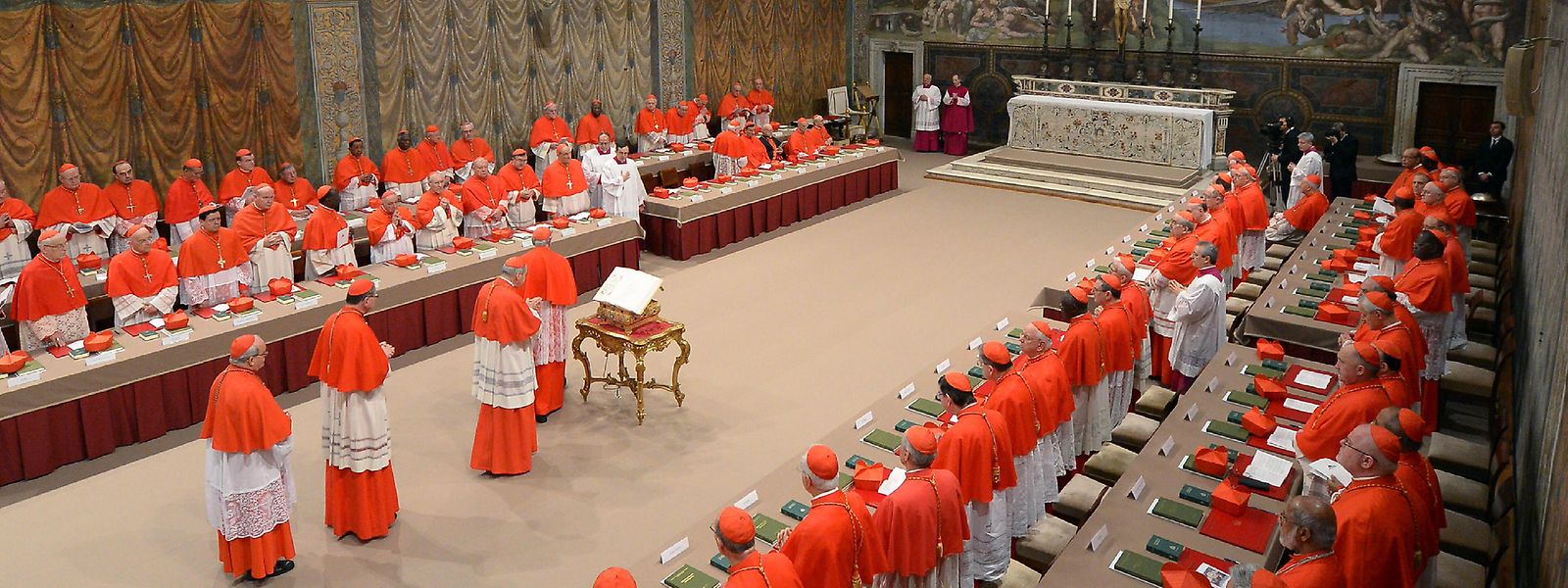 Konklave am 12. März 2013 – die Kardinäle leisten ihren Eid in der Sixtinischen Kapelle.