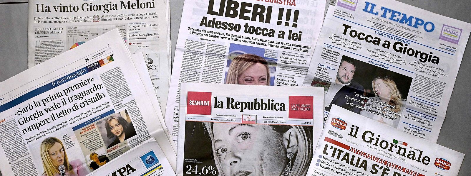 Der Wahlsieg von Giorgia Melonis Fratelli d'Italia ist am Montag das Thema in den italienischen Tageszeitungen.