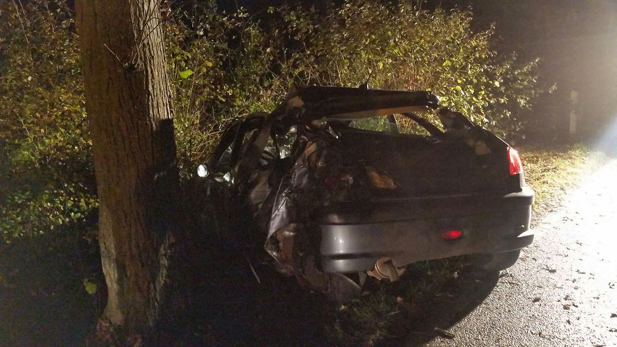 Les trois personnes présentes à bord ont pu être évacuées.