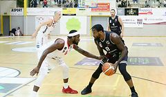 Basketball Total League Meisterschaft 2020-21 der Maenner zwischen den Musel Pikes und dem T71 Dudelingen am 17.10.2020 Marcus Milton OTTEY (8 Pikes und Jimond Ray IVEY  (8 T71)