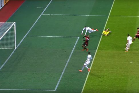 Fußball: Komplizierte Abseitsregel einfach erklärt