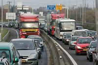 01.12.06 travaux sur autoroute A4, Esch/alzette entre Lankhelz et distributeur Lallange,  photo: Marc Wilwert