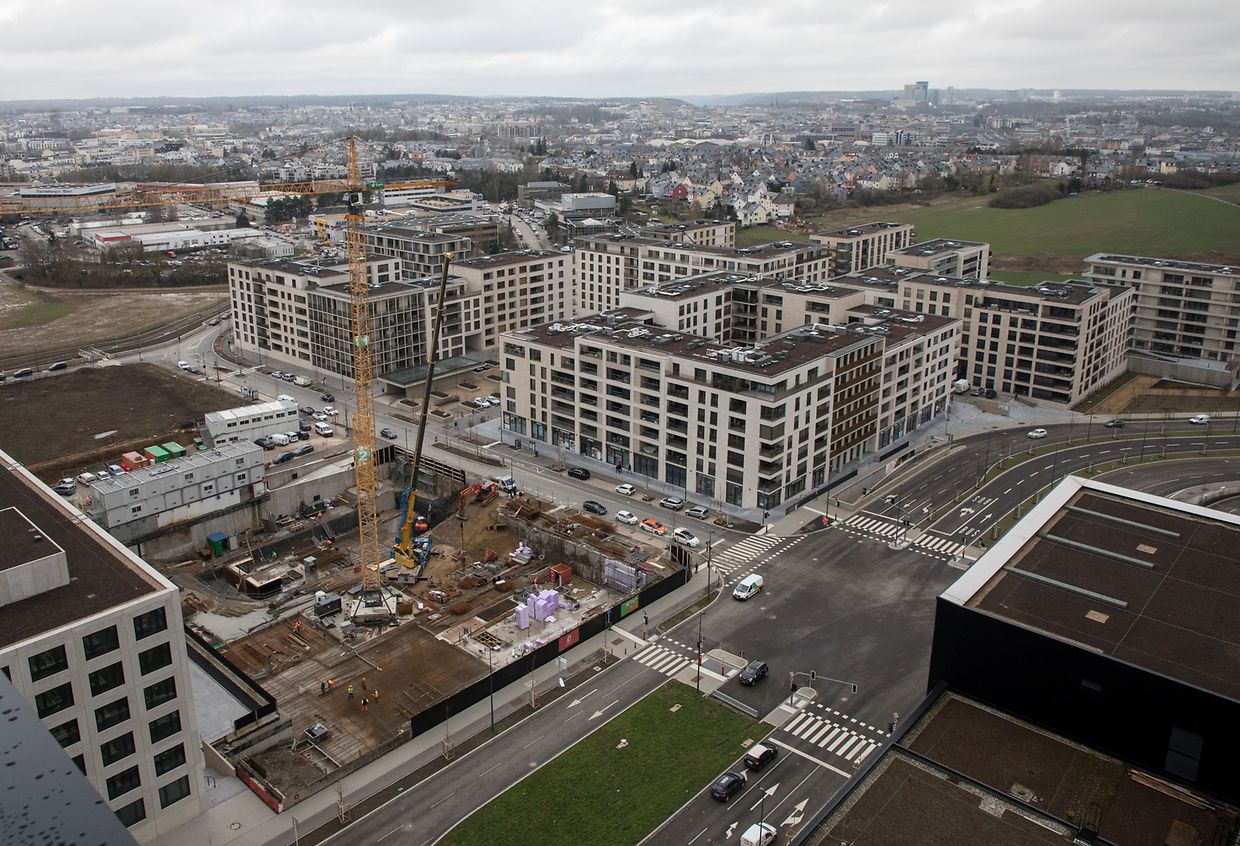 Derrière les immeubles, la Ville vient d'entamer les travaux pour le prochain parc de 16 hectares. Le plus grand de la capitale.