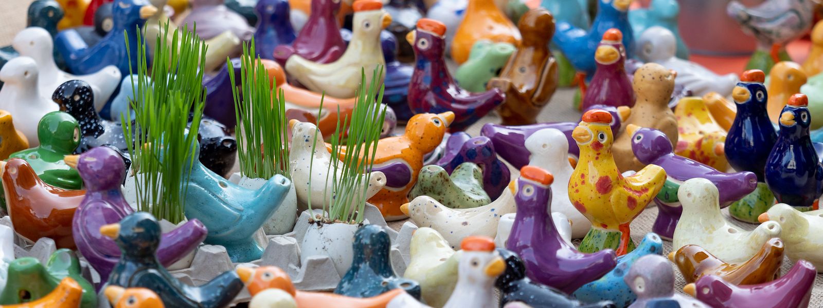 VIele bunte Péckvillercher: Die Émaischen in Nospelt.