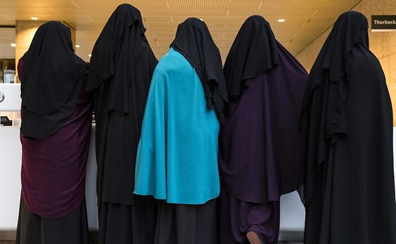 Luxemburger Wort - Dutch MPs approve partial ban on burqa 