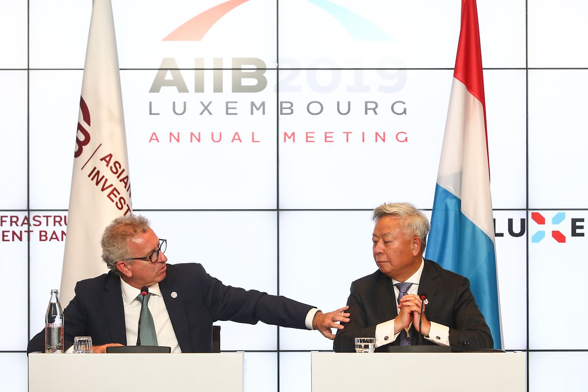 Viel gegenseitiges Lob: AIIB-Präsident Jin Liqun (rechts) und Finanzminister Pierre Gramegna bei der Jahrestagung der Asiatischen Infrastruktur-Investitionsbank in Kirchberg. 