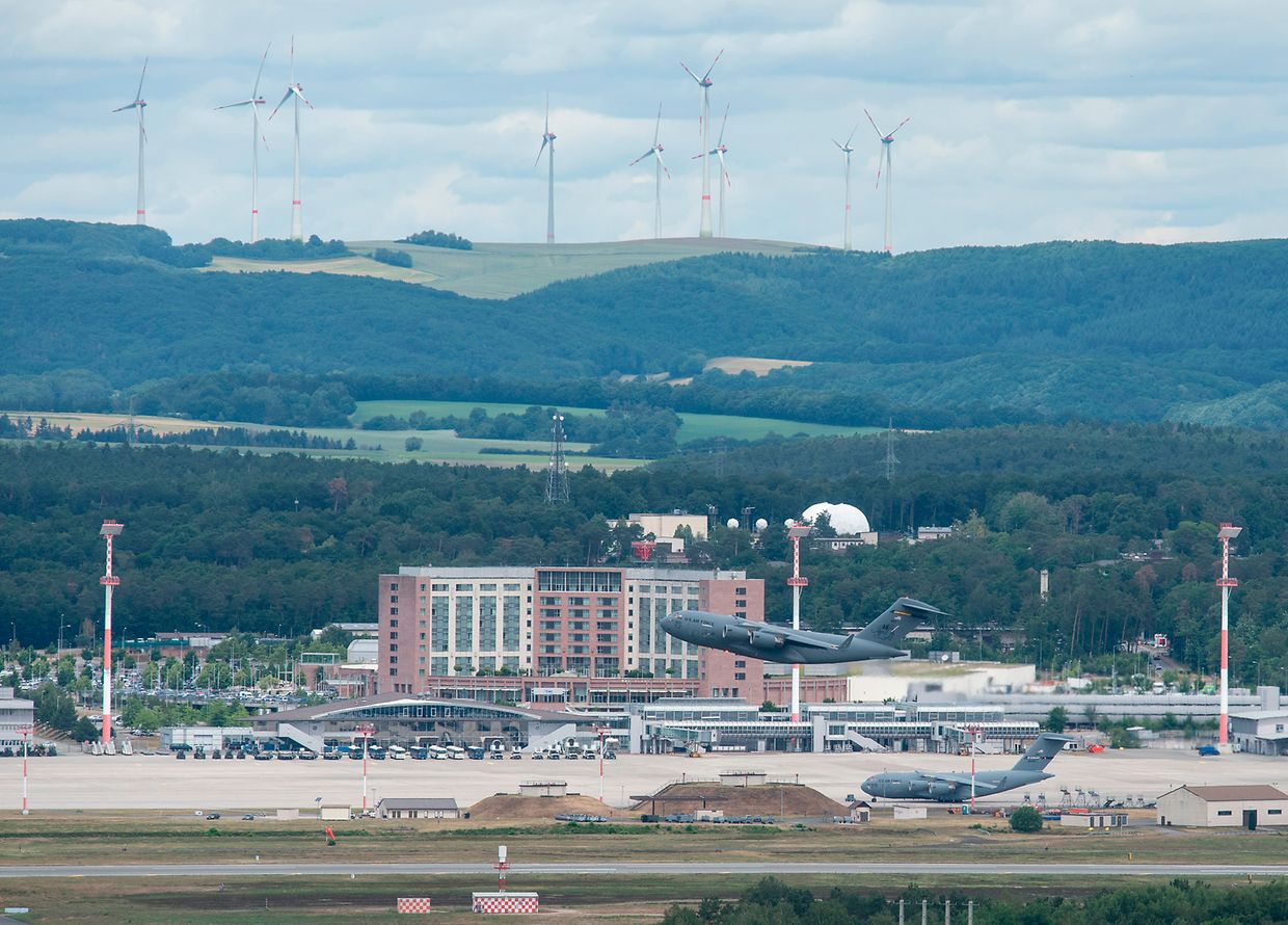 Rheinland-Pfalz: Eine US-Militärmaschine startet von der US-Airbase Ramstein.