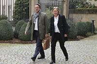 Xavier Bettel et Paulette Lenert, deux candidats rivaux pour le poste de Premier ministre en 2023?