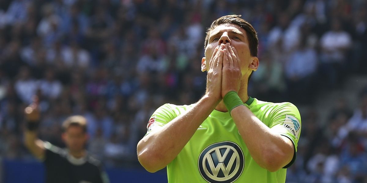 Mario Gomez und der VfL Wolfsburg müssen noch um den Klassenerhalt spielen. 
