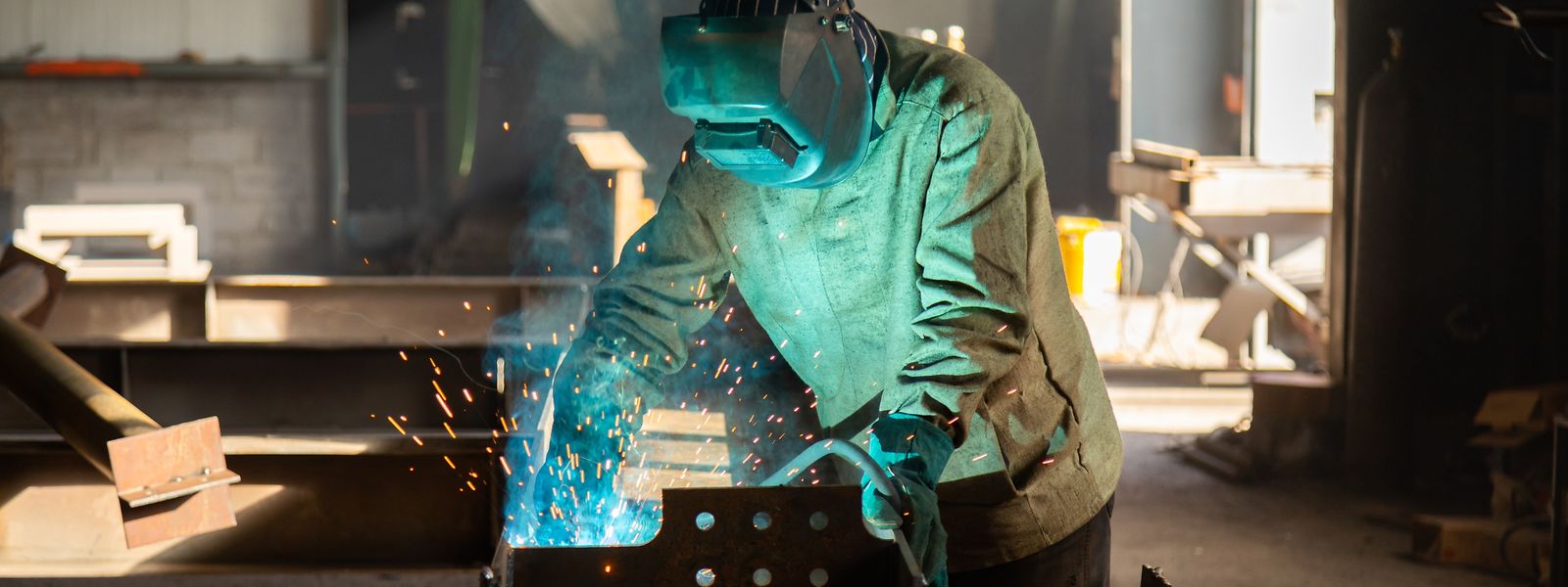 Quase um terço das empresas do setor da manufatura não tem pessoas qualificadas suficientes para trabalhar.