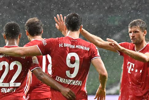 Bundesliga: Bayern wird Meister, Paderborn steigt ab