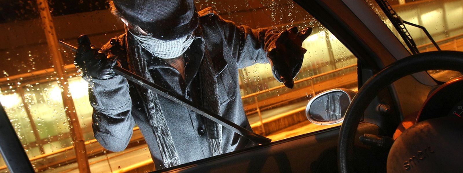 Dutzende Einbrüche und Diebstähle in Wohnungen und Autos fanden am Wochenende statt.