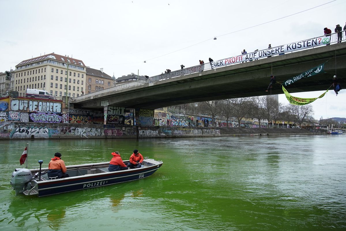 Die angekündigten Proteste gegen die am Montag in Wien beginnende Europäische Gas-Konferenz haben begonnen.