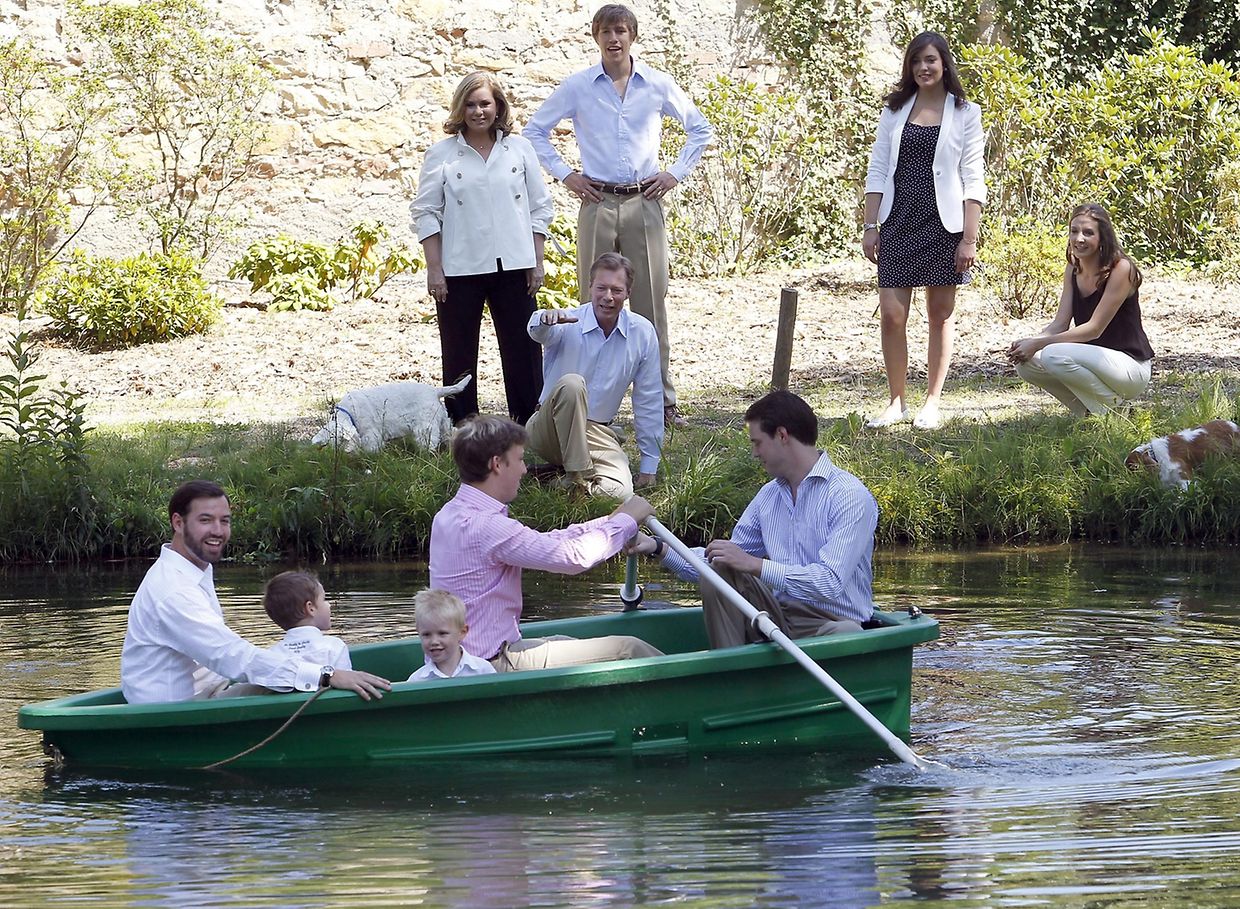 2011: Tessy (r.) und die großherzogliche Familie auf Schloss Berg.
