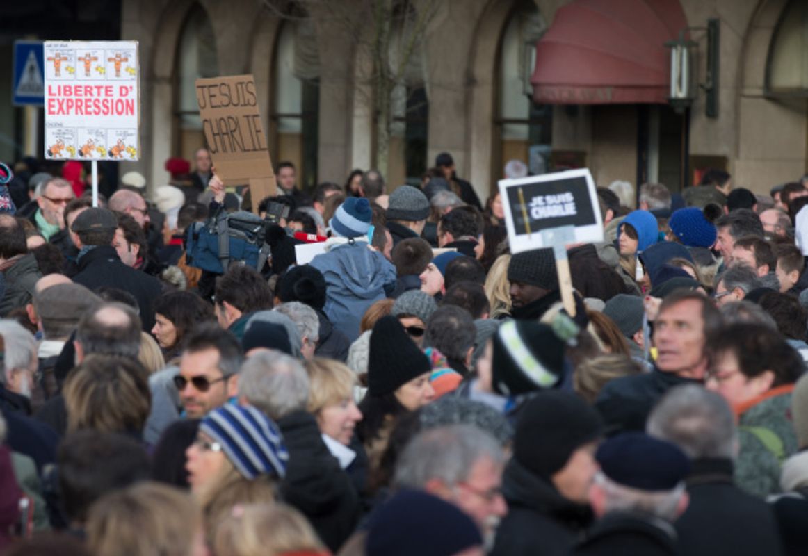 Manifestation Charlie Hebdo, place de la constitution,Gelle Fra.