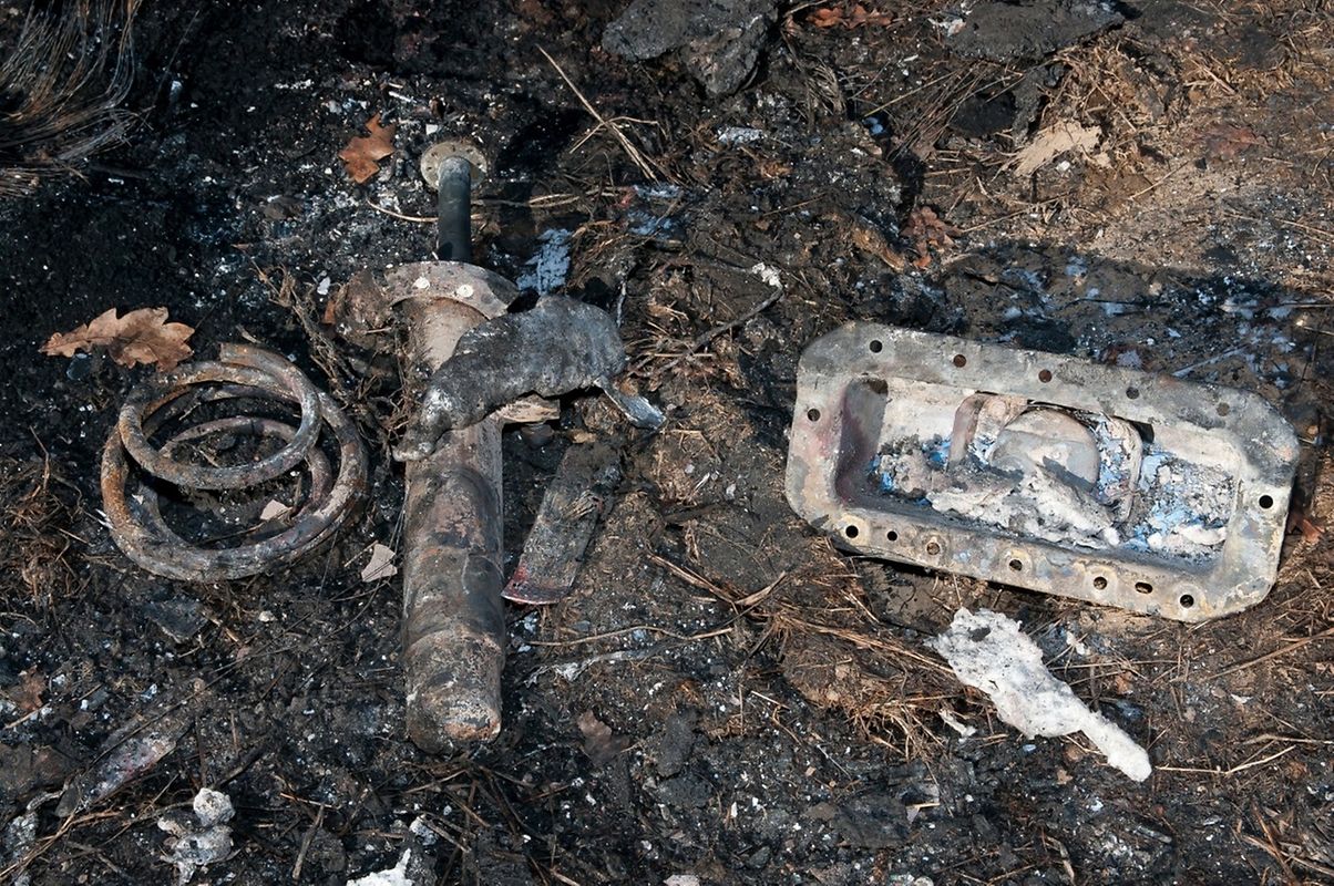 In Roussy-le-Village hatte die französische Gendarmerie am Montagabend das ausgebrannte Auto und die Leiche gefunden.