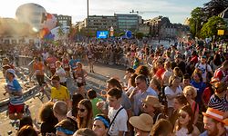 Laufspektakel in der Hauptstadt: Der ING Night Marathon zieht immer viele Läufer und Zuschauer an.