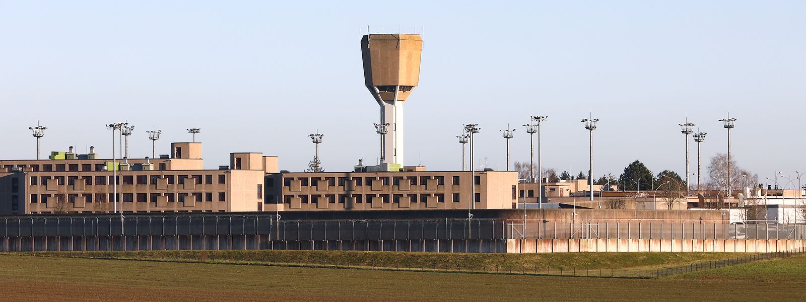 Jeder Besucher wird in der Haftanstalt Schrassig einer Durchsuchung unterzogen.