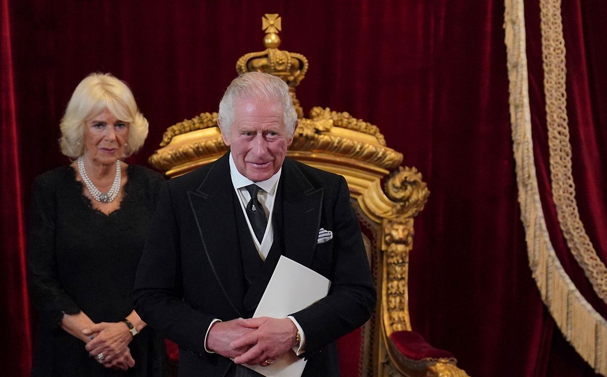 Außer Charles und seiner Königsgemahlin Camilla treten nun weniger Mitglieder öffentlich im Namen des Palasts auf.