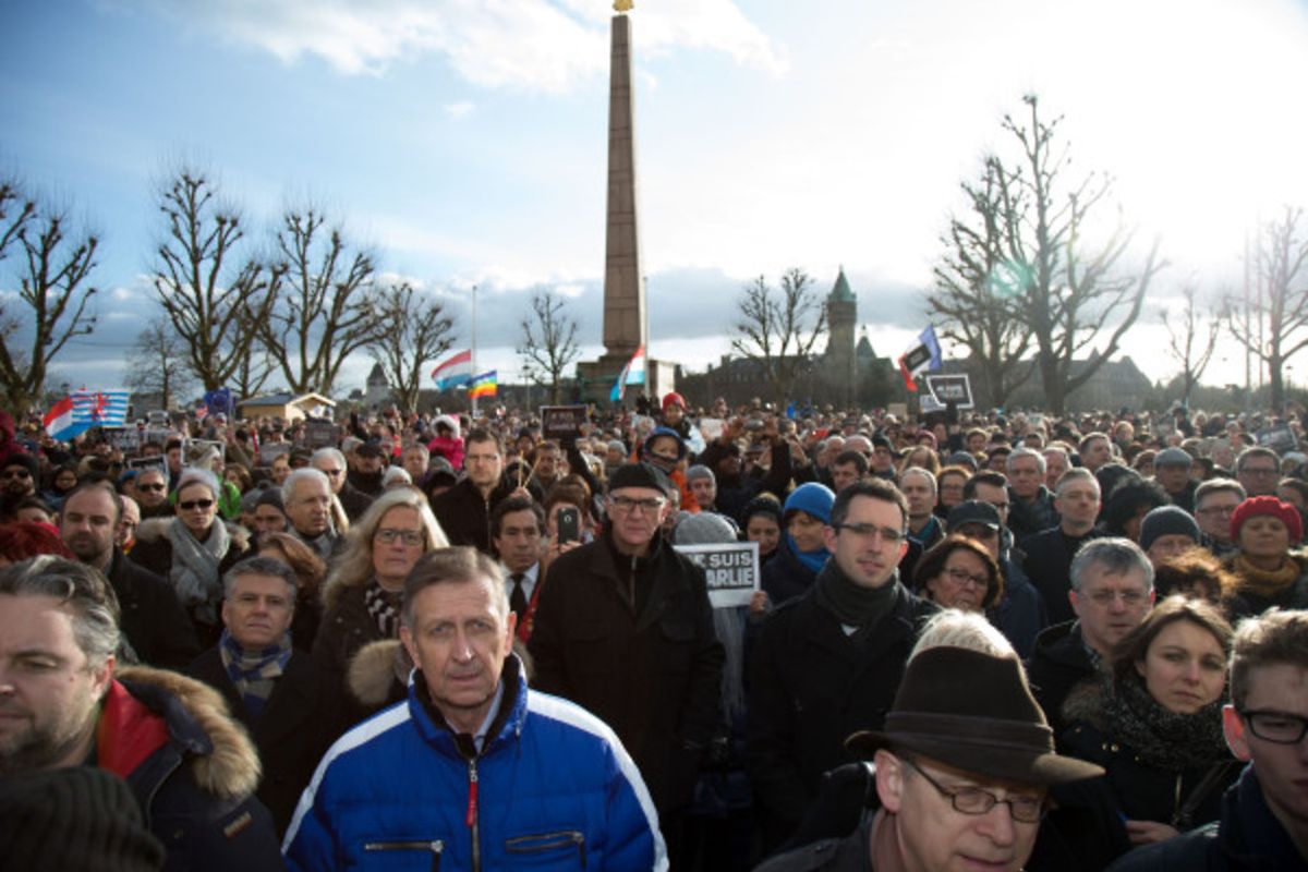 Demonstration auf der Place de la Constitution für die Opfer der Attentate von Paris.