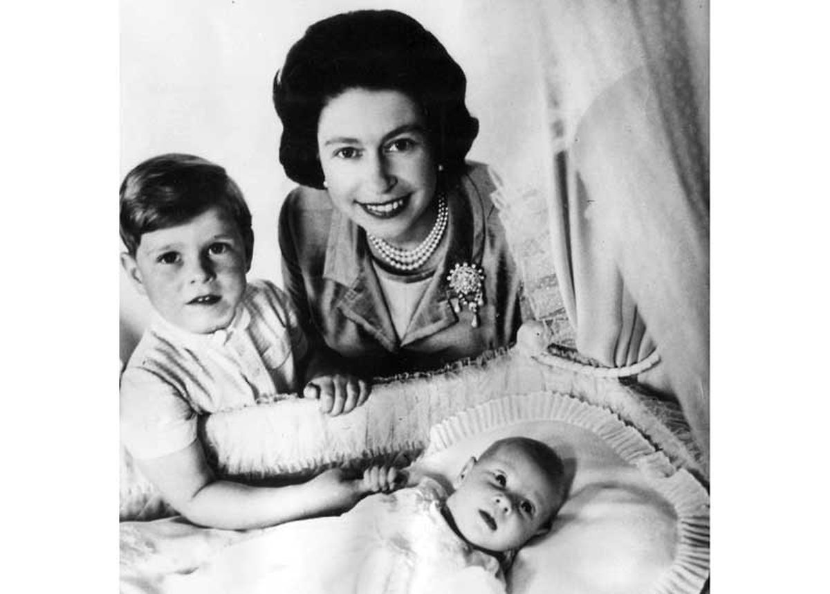 Aus Dem Familienalbum Der Royals Konigliche Geburten Von Elizabeth Bis George