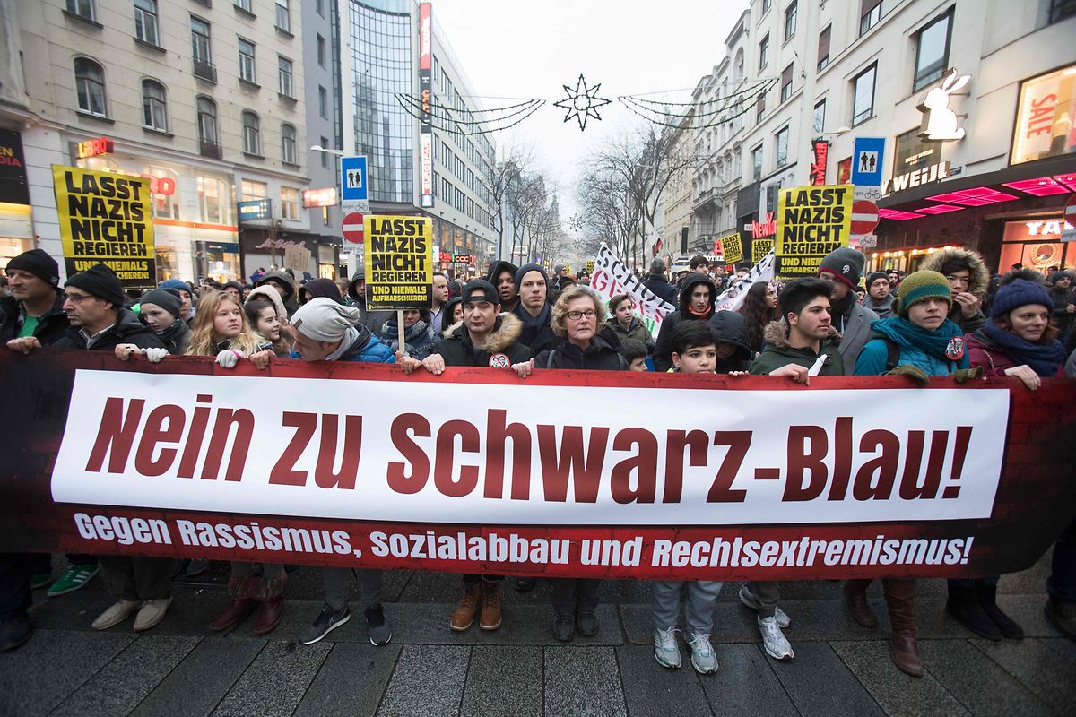 Etwa 20.000 Menschen nahmen an der Protestaktion in Wien teil. 