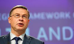 EU Trade Commissioner Valdis Dombrovskis has said a deal will need to be reached by the beginning of November if new tariffs are to be avoided