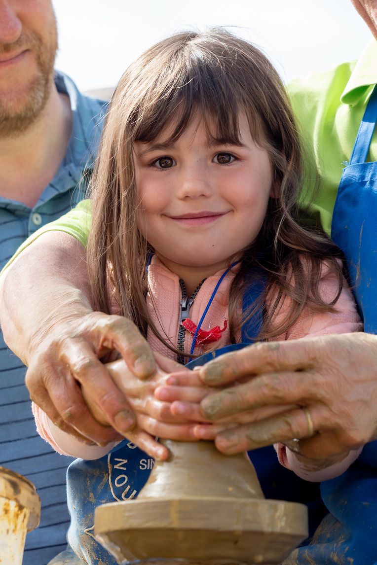 Hier lernen die Kleinsten schon ihre eigenen Péckvillercher zu machen.