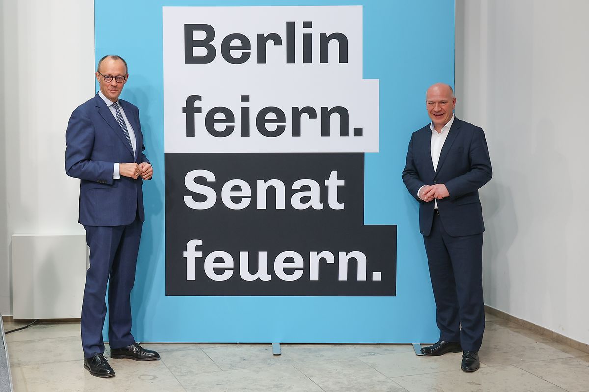 CDU-Parteichef Friedrich Merz (l.) und Kai Wegner, CDU-Spitzenkandidat für die Abgeordnetenhauswahl, im Konrad-Adenauer-Haus. Ihr Wahlkampf-Motto lautet: „Berlin feiern. Senat feuern."