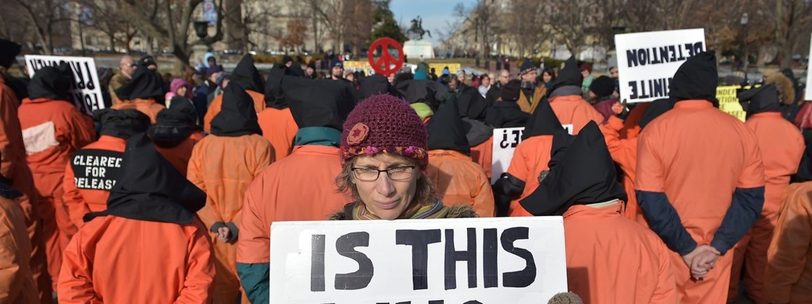 Gegen das umstrittene Gefangenenlager wird immer wieder demonstriert - hier ein Foto aus Washington, aufgenommen am 11. Januar 2015.