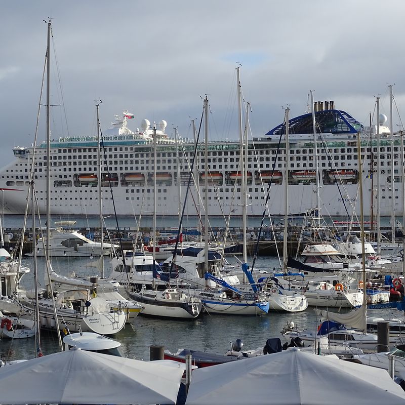 Mywort Am Hafen Vun Funchal