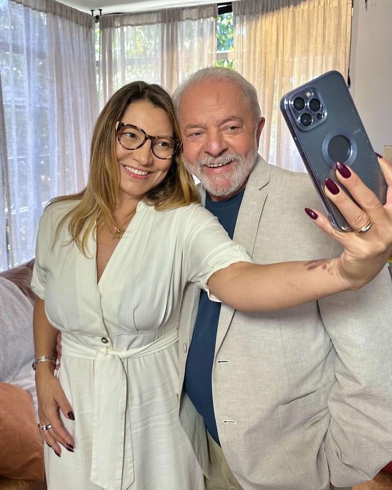 Fotos de Rosângela da Silva com Lula da Silva publicadas pela futura primeira-dama na sua conta de instagram.