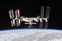 HANDOUT - 04.10.2018, ---: Das Bild zeigt die Internationale Raumstation (ISS). (zu dpa "ISS vs. Tiangong: So unterscheiden sich die beiden Raumstationen") Foto: NASA/dpa - ACHTUNG: Nur zur redaktionellen Verwendung und nur mit vollständiger Nennung des vorstehenden Credits +++ dpa-Bildfunk +++