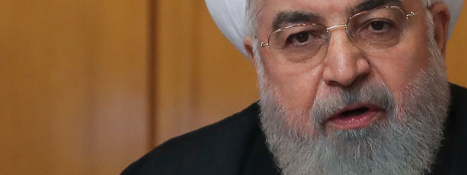 Dieses vom Büro des iranischen Präsidenten zur Verfügung gestellte Bild zeigt Hassan Ruhani, Präsident des Iran, während er in einer Kabinettssitzung spricht.