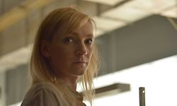 Ninguém diria que ela se transforma em veado no meio da noite...