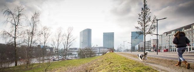 Sur le quartier d'affaires du Kirchberg, où devrait se dresser la "tour de l'acier" d'ici 2020.