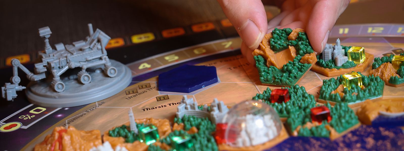 „Bei de Minettsdäpp“ bietet über 700 Brettspiele und Puzzle, aus denen die Gäste wählen können.

