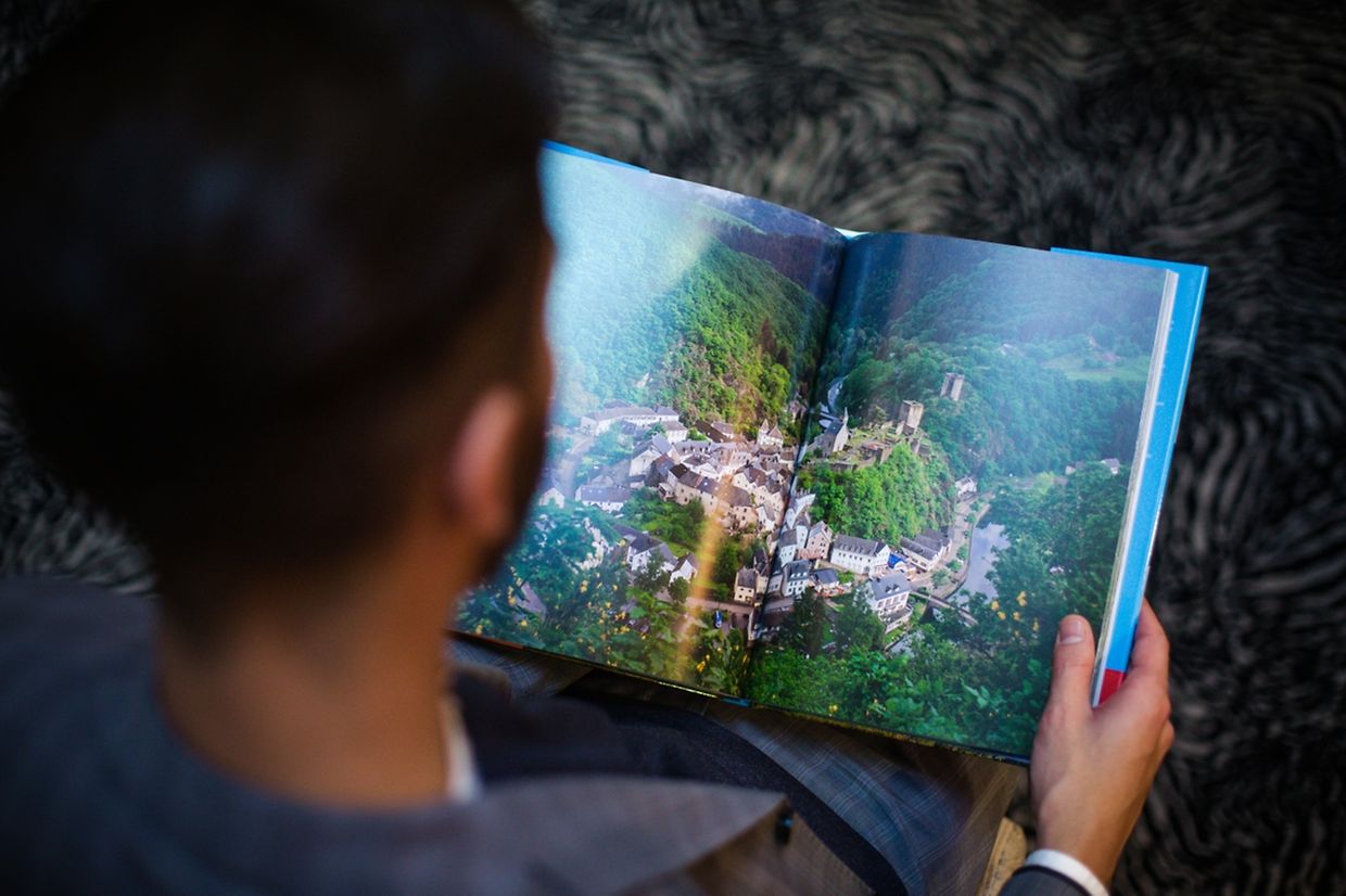 Auch außerhalb der Hauptstadt fühlt sich Stéphane Bern wohl: Hier eine Aufnahme von Esch/Sauer. 