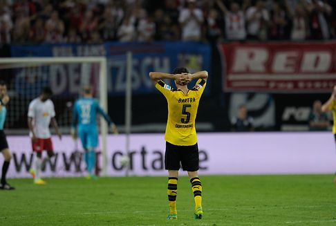 In der Fußball-Bundesliga: Dortmund und Mönchengladbach patzen
