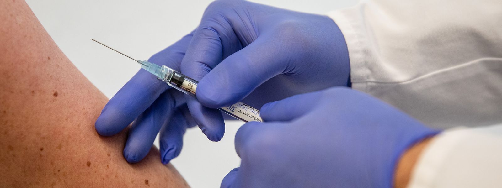 Mehr als 150 Impfstoffe gegen das Coronavirus werden derzeit getestet.
