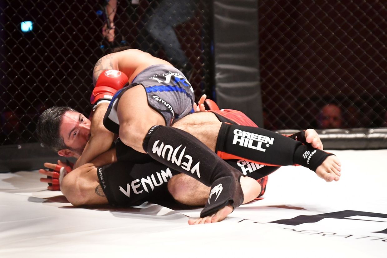 Alexandro Escher contre Lucas de Deominicis.