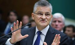 Volkswagens US-Chef Michael Horn hatte alle Mühe, den Politikern den Abgas-Skandal zu erklären.