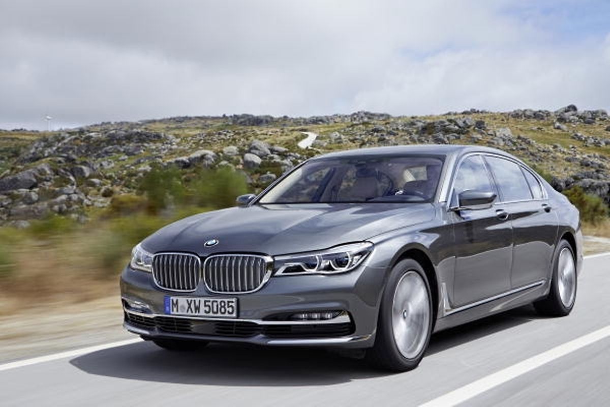 Mit ihrem neuen BMW 7er präsentieren die Münchner modernen Luxus, der auf fortschrittlichen Technologien und einem besonderen Augenmerk für das Detail basiert. 
