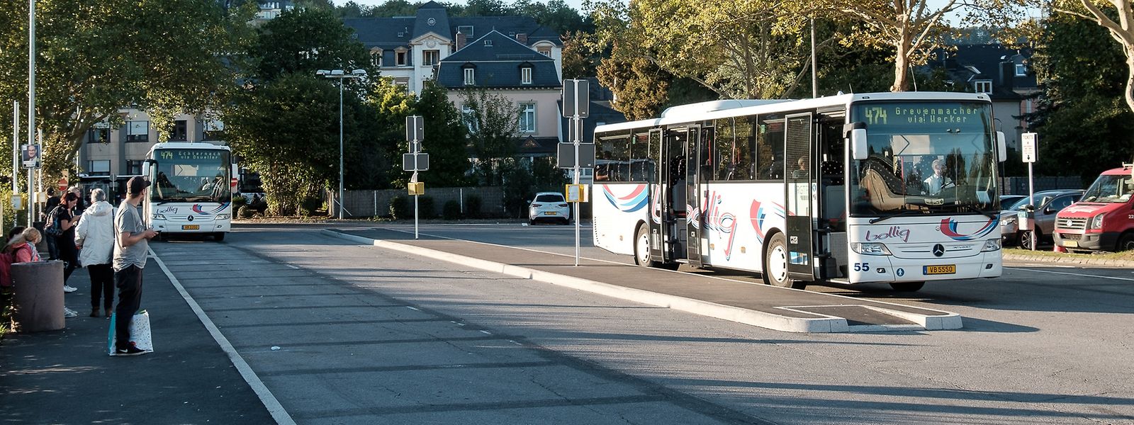 Am neuen Busbahnhof werden bis zum Wochenende noch die Unterstände fertiggestellt.
