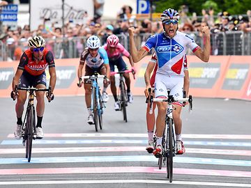 Tour d'Italie: Pinot s'impose à Asiago, les favoris se neutralisent