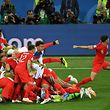 England's players celebrate their victory at the end of the Russia 2018 World Cup round of 16 football match between Colombia and England at the Spartak Stadium in Moscow on July 3, 2018. / AFP PHOTO / Francisco LEONG / RESTRICTED TO EDITORIAL USE - NO MOBILE PUSH ALERTS/DOWNLOADS