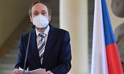 21.04.2021, Tschechien, Prag: Jakub Kulhanek, neu ernannter Außenminister von Tschechien, spricht nach seiner Amtseinführung bei einer Pressekonferenz in der Landeshauptstadt. Foto: Kamaryt Michal/CTK/dpa +++ dpa-Bildfunk +++