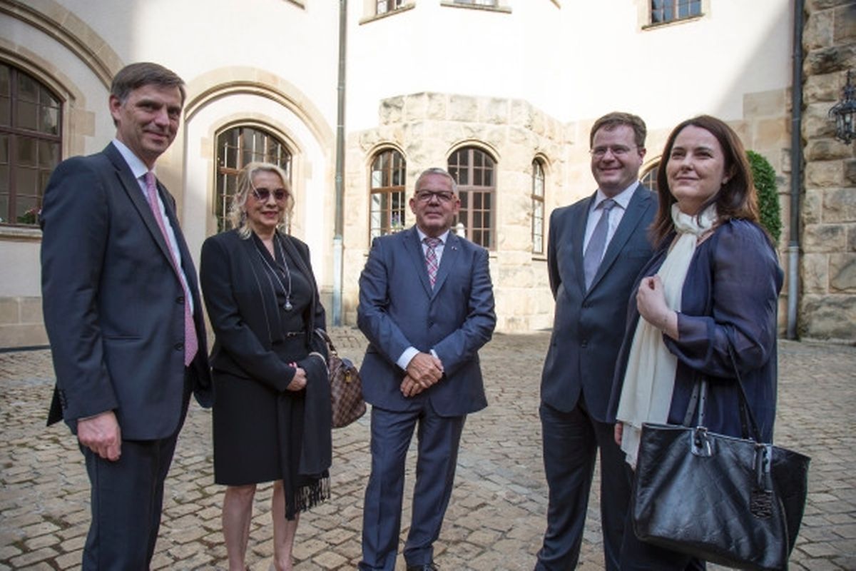 Garden Party der großherzoglichen Familie auf Schloss Berg.