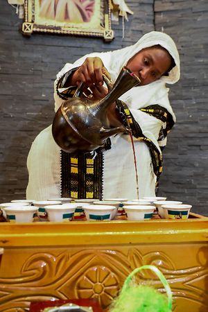 Contacto,L’Éthiopien qui a trouvé le chemin d’un village au Luxembourg. Restaurant Chez Jimmy Heiderscheid. Foto: Gerry Huberty/Luxemburger Wort